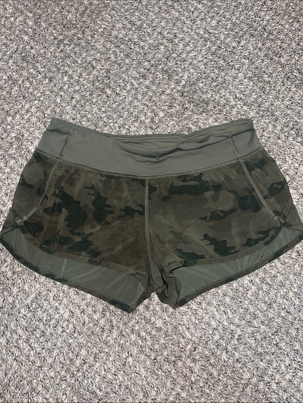 Lululemon Speed Shorts - Savasana Camo 20cm Fatigue Green; Size 6